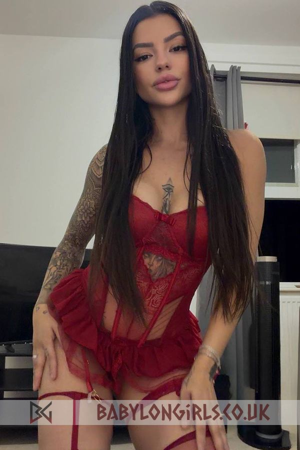 Outstanding Bravo brunette 5ft 5, 34C