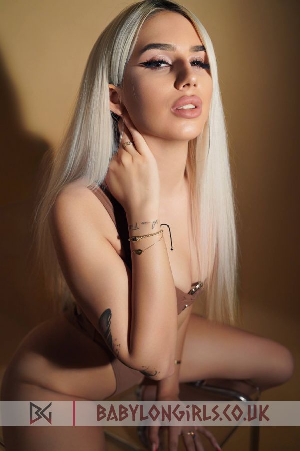 Ava passion blonde, 34C