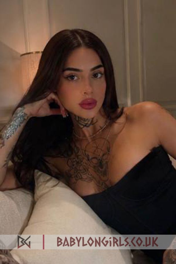 Beauteous Melda brunette 5ft 4, 34C