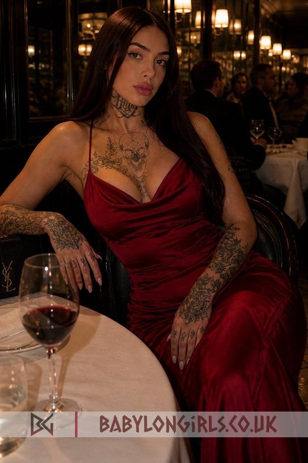 22 yrs Melda high class brunette, 34C
