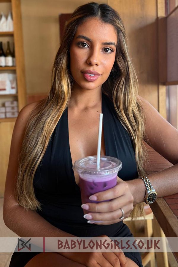 Anitta teasing blonde, 34C
