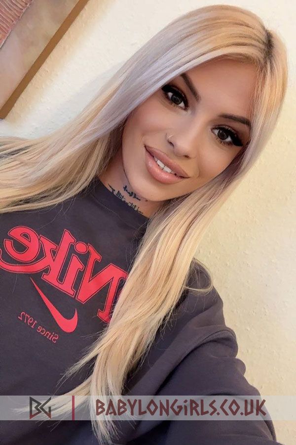 Selene hot blonde, 32B
