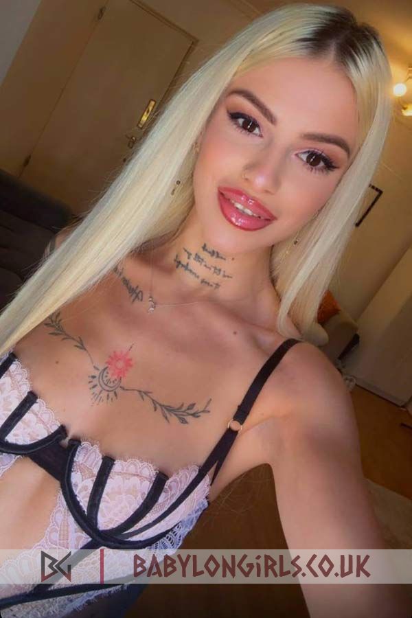Angel Selene blonde 5ft 6, 32B