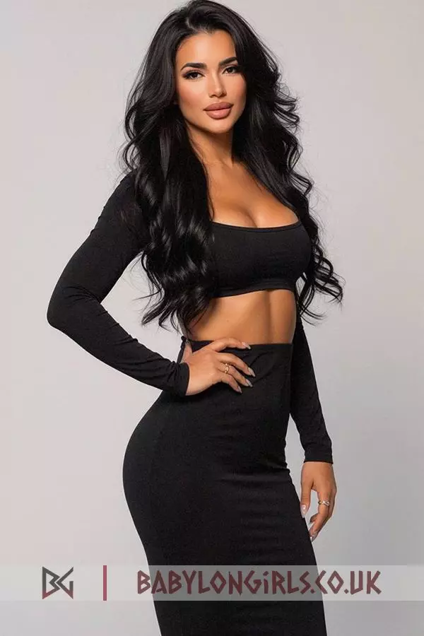 Mildred, 34C, stunning brunette 22 yrs