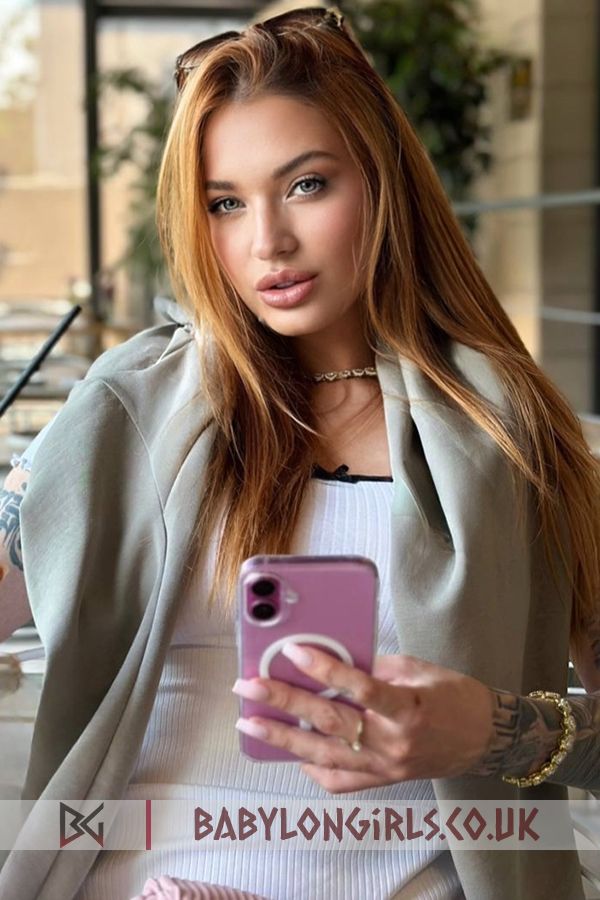 Dalva  splendid red hair, 34D
