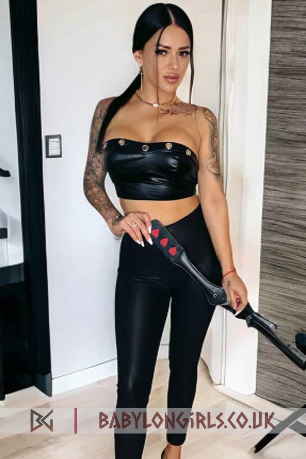 Mistress Sable sunshine brunette, 34C