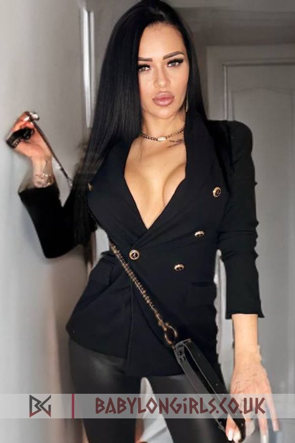 Mistress Sable, 34C, smart brunette 26 yrs
