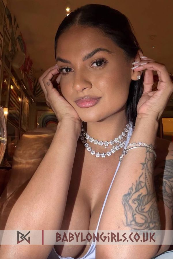 24 yrs Vaima irresistible brunette, 34D