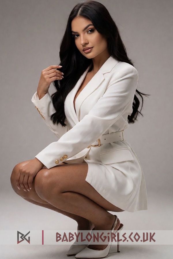 24 yrs Vaima discerning brunette, 34D