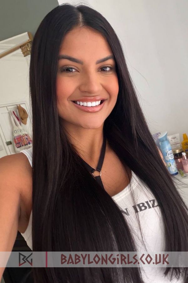 24 yrs Vaima enticing brunette, 34D