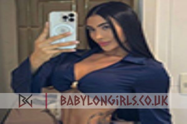 Likable Nadel brunette 5ft 7, 36C