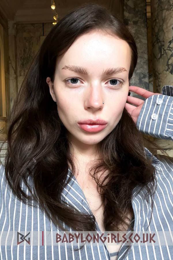 5ft 6, 32A, exciting brunette Tavria