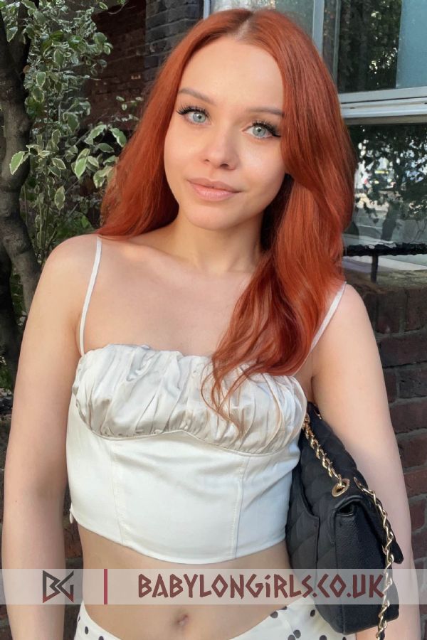Lakmie, 34B, magnificent red hair 25 yrs