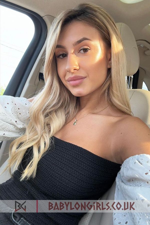 5ft 5, 34C, caring blonde Leila