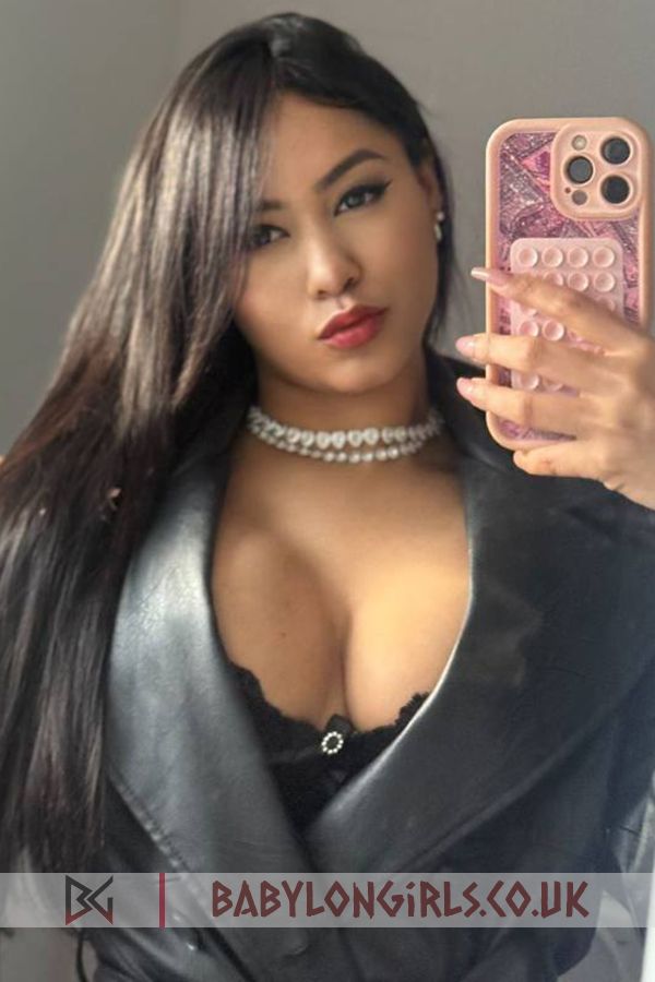 Jasmine , 34C, enjoying brunette 25 yrs