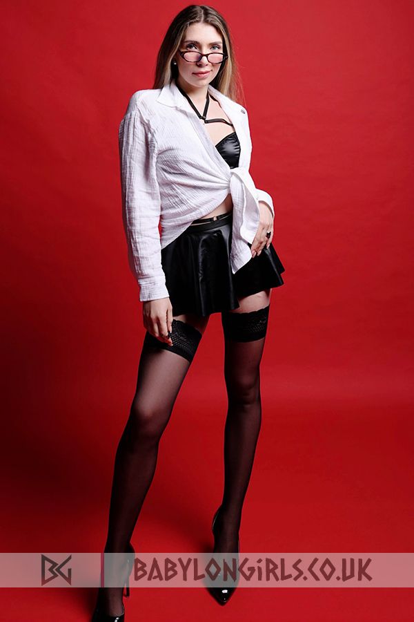 Savia, 34C, happy girl blonde 24 yrs