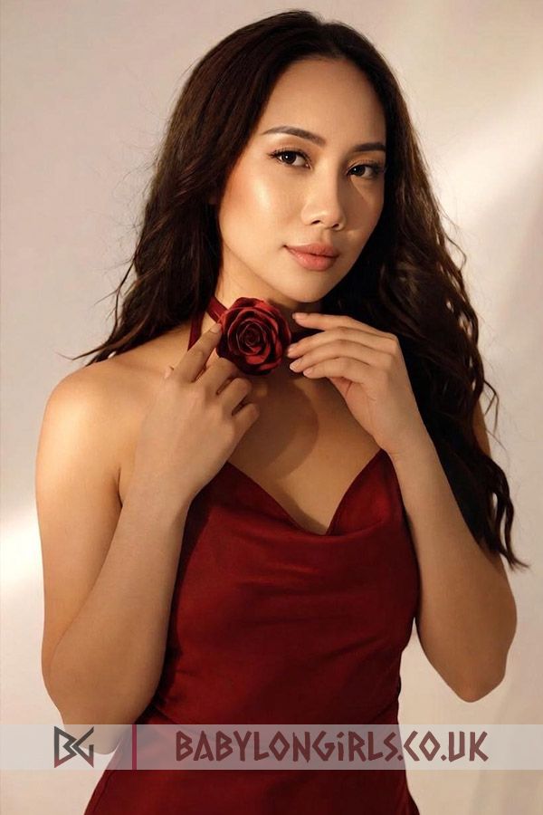 Alfiah, 34C, wonderful brunette 32 yrs