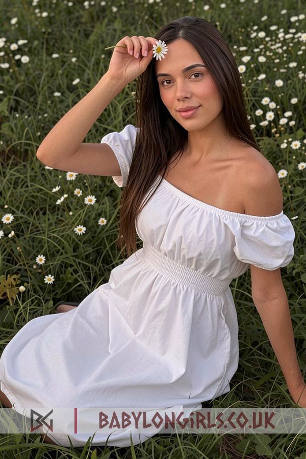 5ft 6, 34B, luxury brunette Madyson