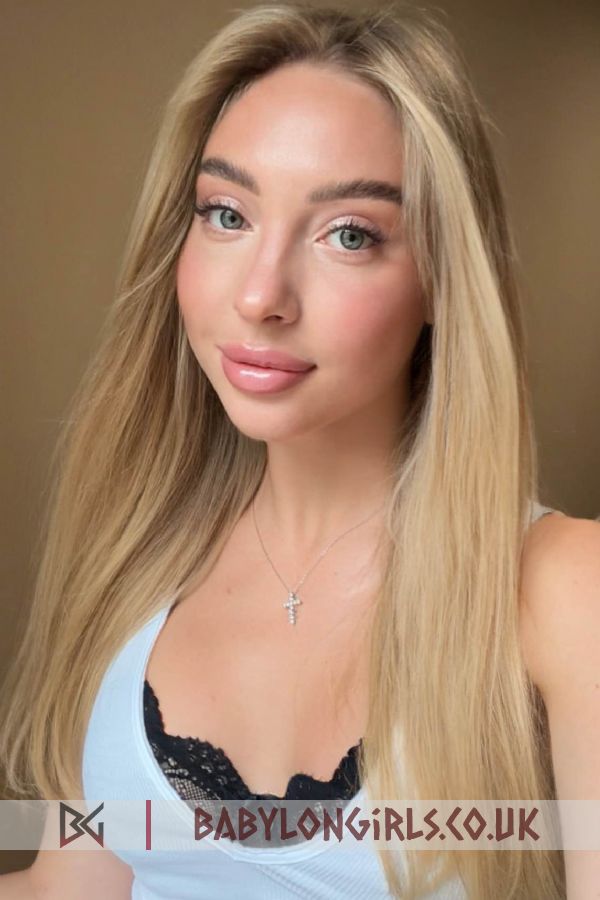 5ft 6, 34C, spicy blonde Radomira