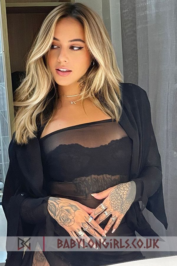 VIP Craity blonde 5ft 5, 32D