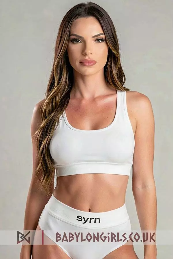 26 yrs Nilou excellent brunette, 34C