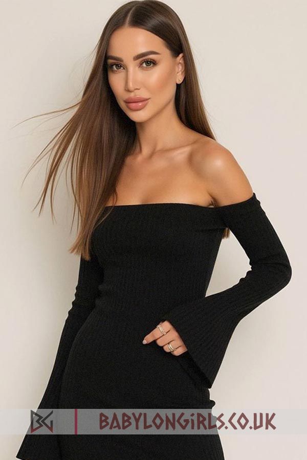 5ft 7, 34C, easy going brunette Mariya
