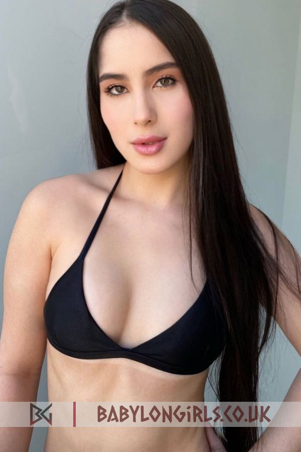 Jolina-Young-Pawg-Escort  angel brunette, 34B
