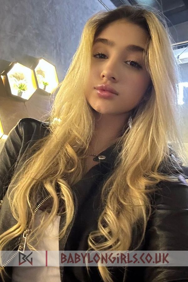 Nerka first-class blonde, 34B