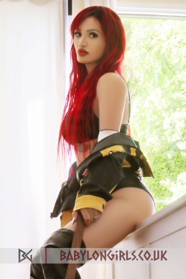 Young Mistress Petronella red hair 5ft 4, 34C
