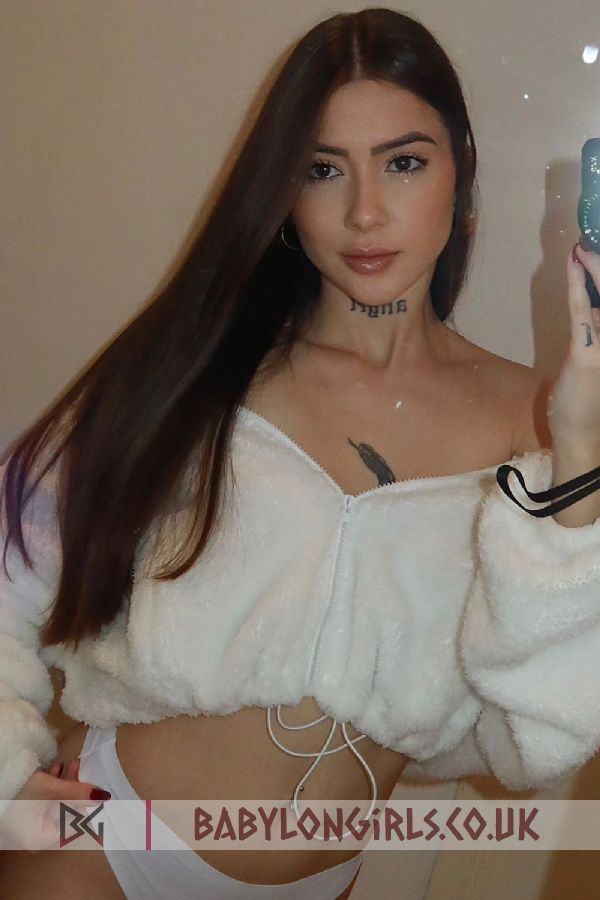 20 yrs Costanika divine brunette, 34B