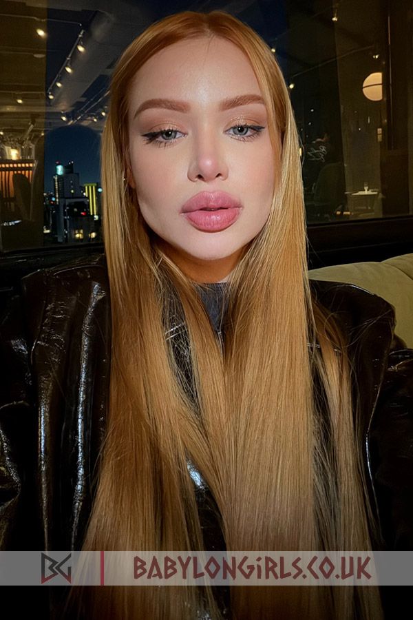 22 yrs Maite intelligent red hair, 34D