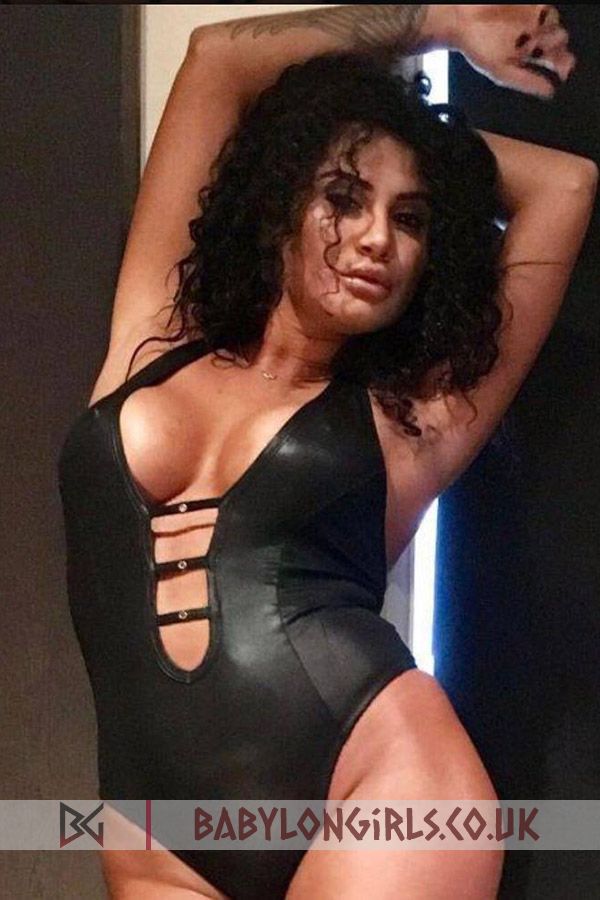 5ft 7, 36DD, bewitching brunette Raifa