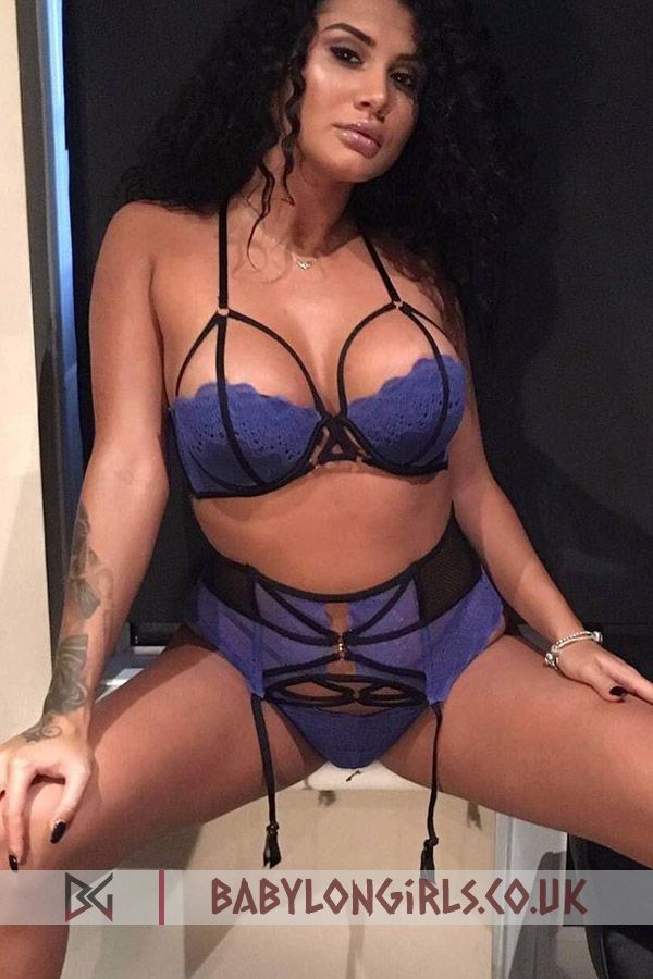 31 yrs Raifa respectful brunette, 36DD