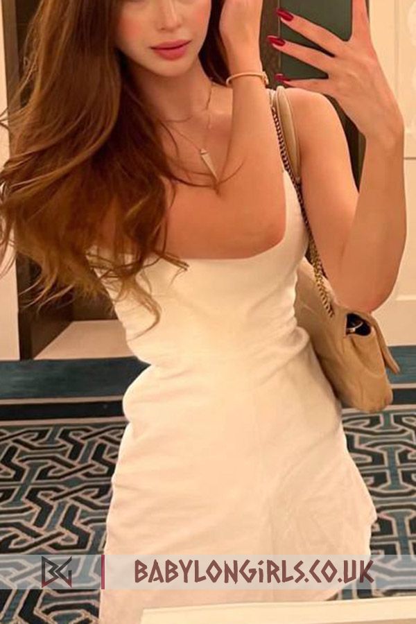 Calyra, 32C, superb brunette 24 yrs