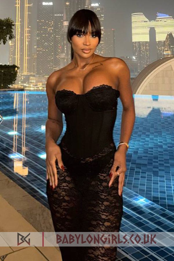 Marakesha, 36B, stunning brunette 26 yrs