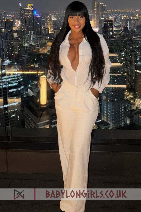 Marakesha caring brunette, 36B