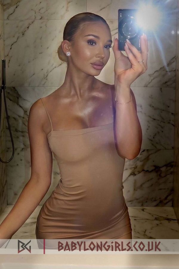 Impressive Pearl blonde 5ft 5, 34D