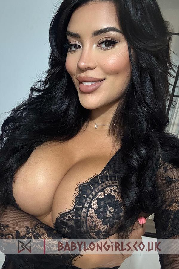 Polished Jenni brunette 5ft 9, 34D