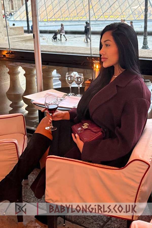 Luxury brunette Tirena 
