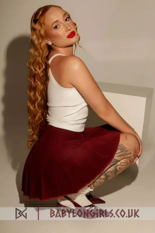 Premium Oprah  blonde 5ft 3, 34B