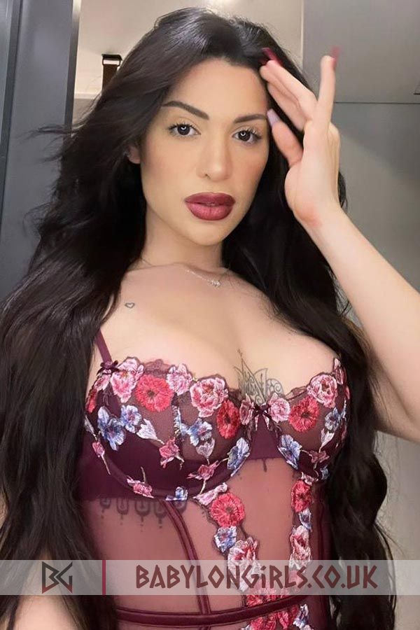 Castel, 34DD, angel brunette 25 yrs