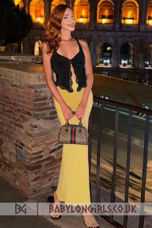 Citali enticing red hair, 32B