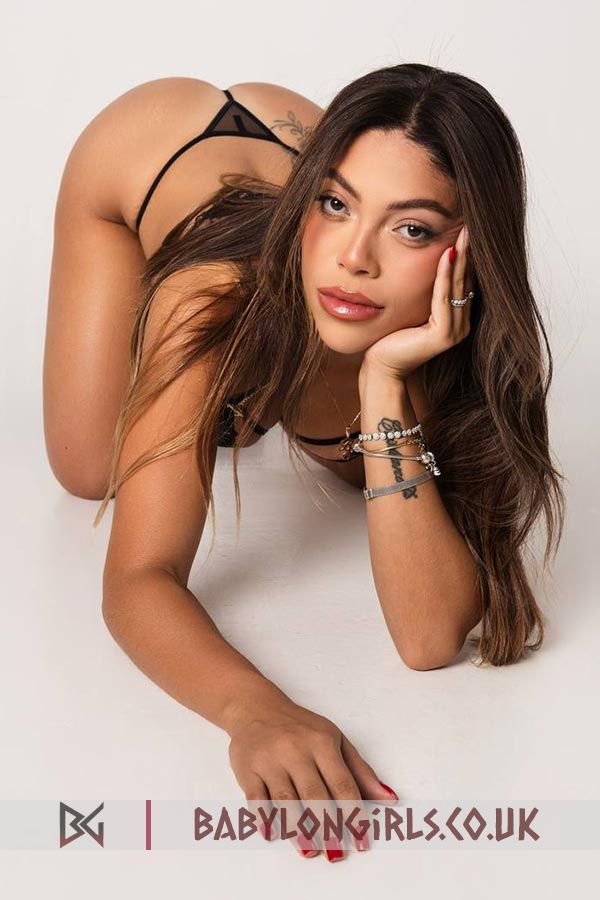 21 yrs Dorinda very hot brunette, 34C