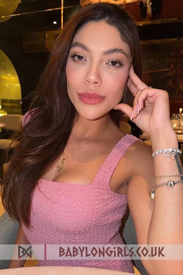 Dorinda, 34C, active brunette 21 yrs