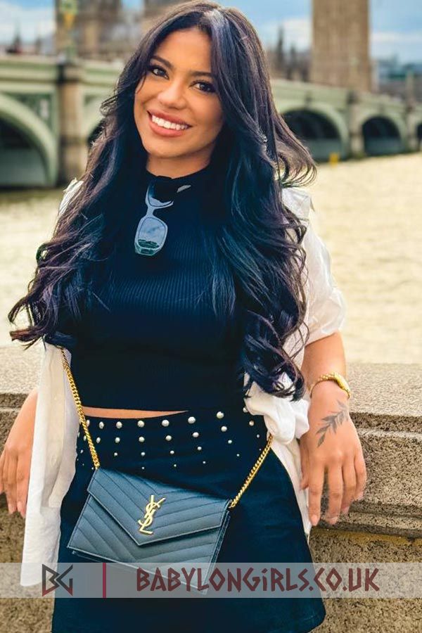 5ft 4, 36B, playful brunette Jaida