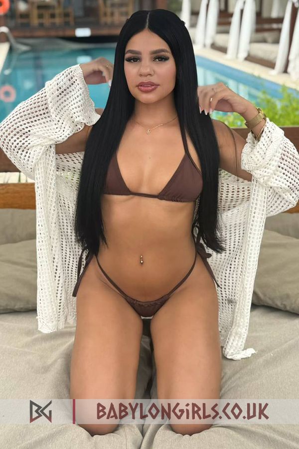 20 yrs Sancia delightful brunette, 34B