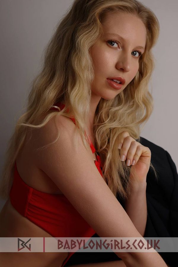 Mystery helpful blonde, 34C