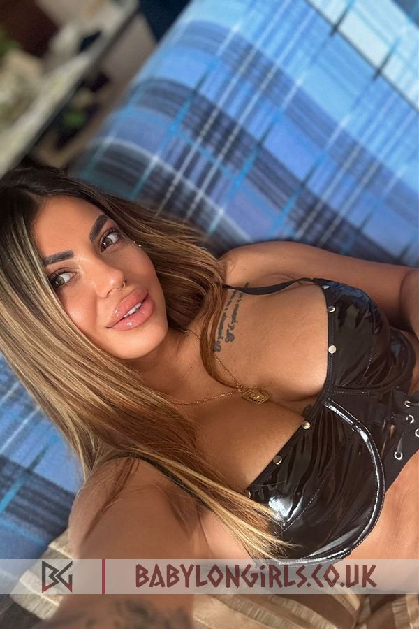 5ft 5, 32D, dazzling blonde Natasha