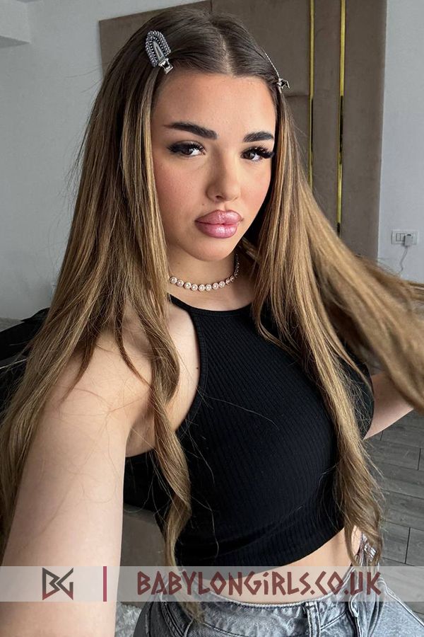 Stunning blonde Rowan 
