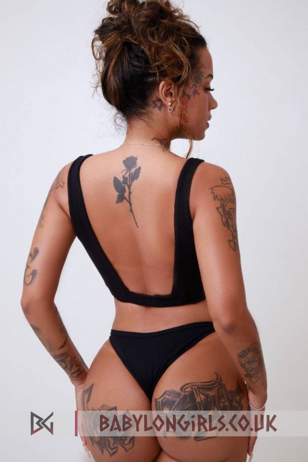 26 yrs Sherida impeccable brunette, 34C